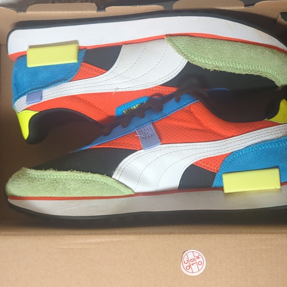 EUC PUMA Junior Future Rider Water Fight Jr. - Picture 2 of 5